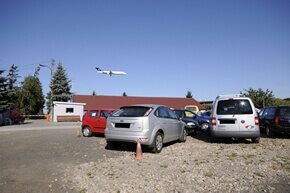 parking z samolotem